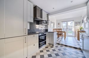 Kitchen Diner angle 2- click for photo gallery